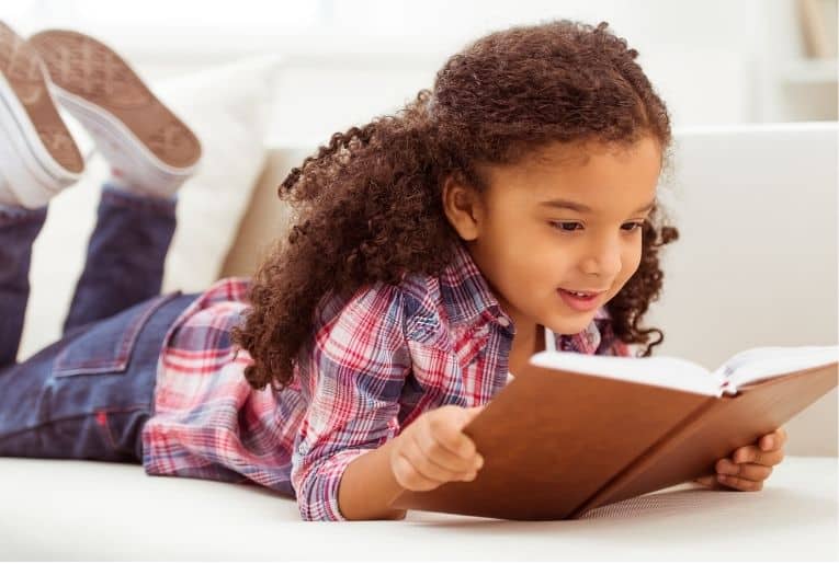 girl-reading girl-reading
