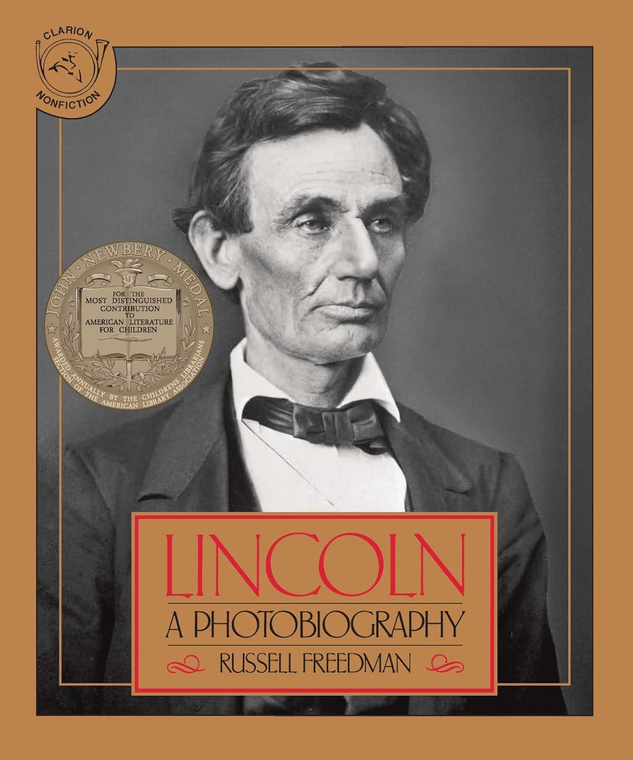 Lincoln: A Photobiography Reading Level: A Complete Guide book cover